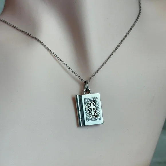 S925 Silver Book Pendant Necklace ⚜️ - Picture 1 of 4